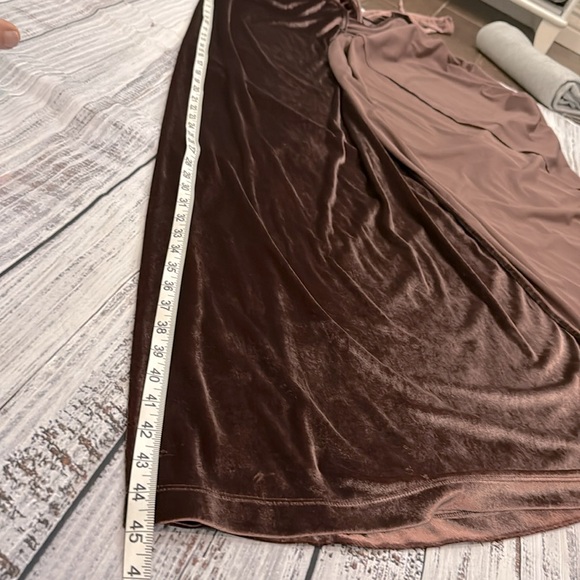 Baltic Born Esmeralda Wrap Velvet Dress Dusty Plum - Small - Picture 6 of 7